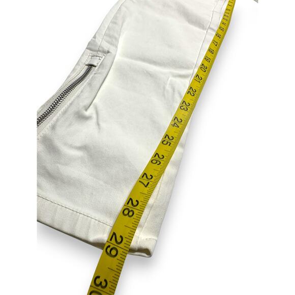 BEBE Optic White Skinny Jeans With zipper Details Size 29 - Picture 15 of 15